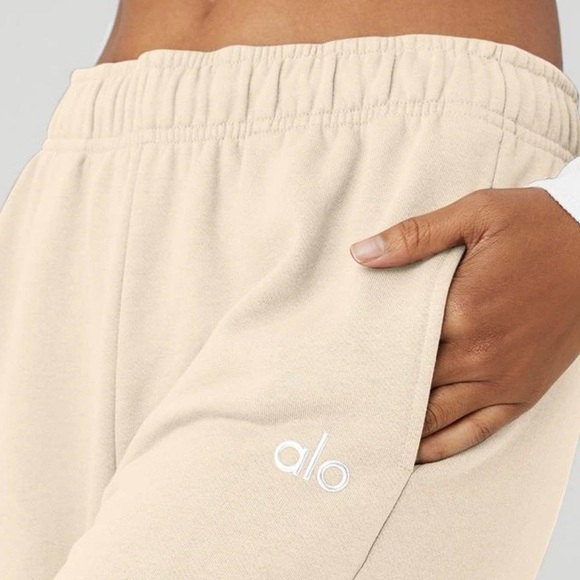 Alo BRAND NEW accolade sweatpant joggers - Picture 4 of 5